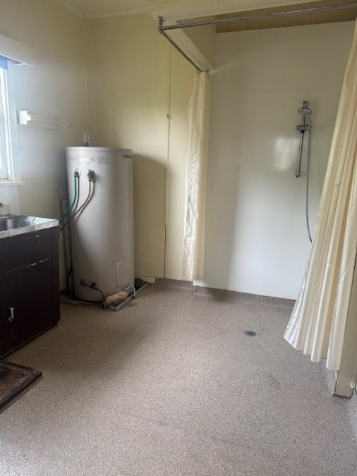 8 STRACHAN Street, Hamilton, VIC, 3300 - Image 6