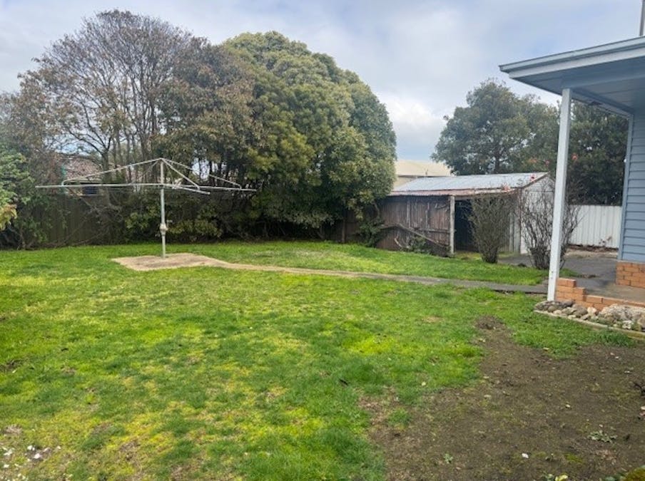 8 STRACHAN Street, Hamilton, VIC, 3300 - Image 8