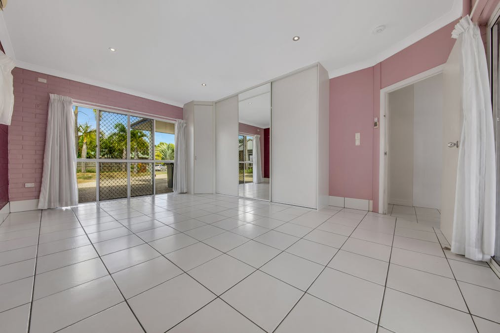9 Dorset Close, New Auckland, QLD, 4680 - Image 5