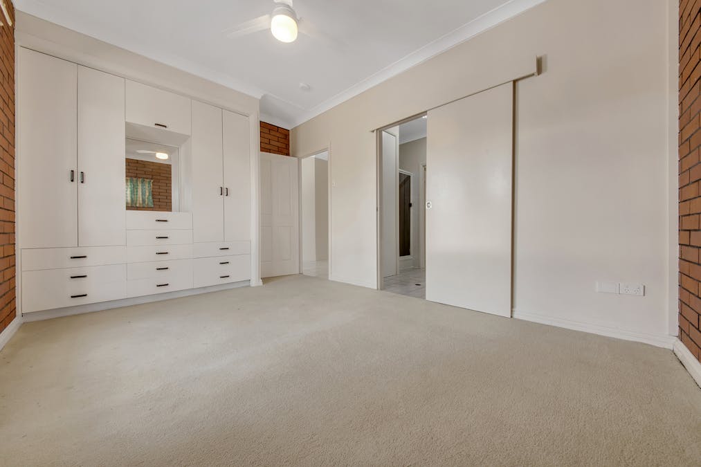 9 Dorset Close, New Auckland, QLD, 4680 - Image 6