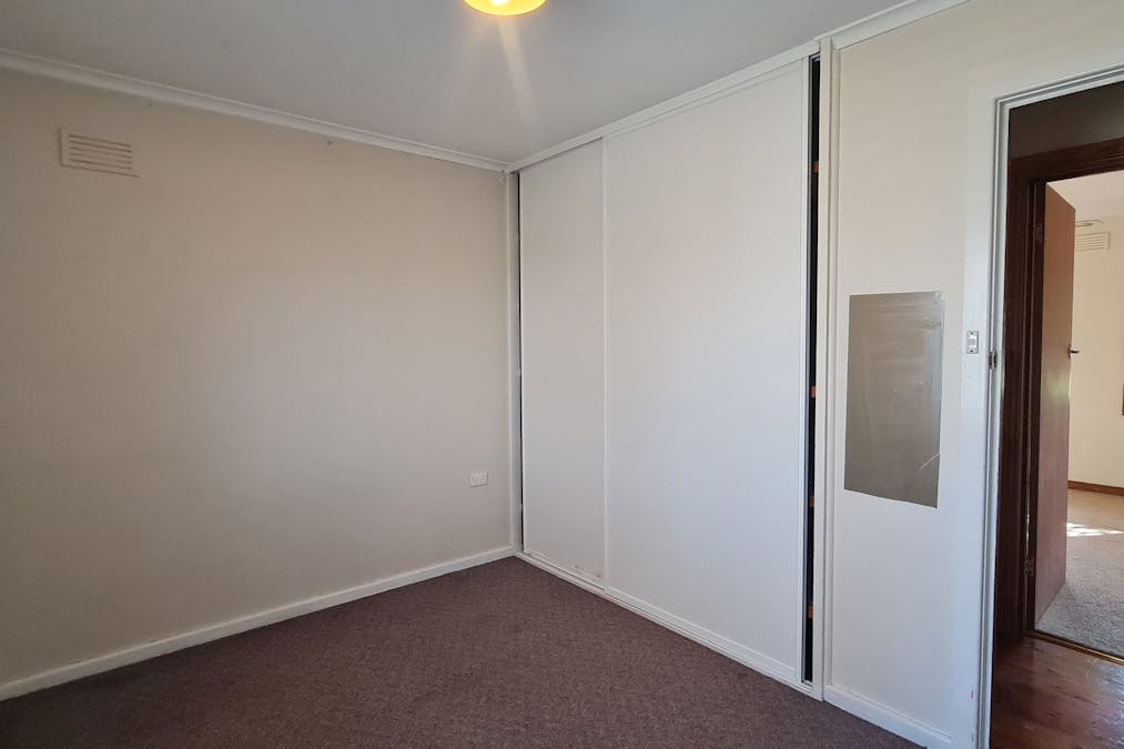8 Holloway Crescent, Mount Gambier, SA, 5290 - Image 4