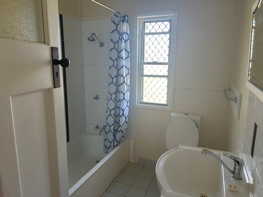 45 Sutton Street, Barney Point, QLD, 4680 - Image 10