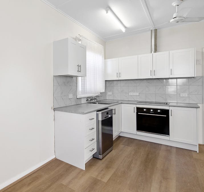 11 Parks Street, Burra, SA, 5417 - Image 4