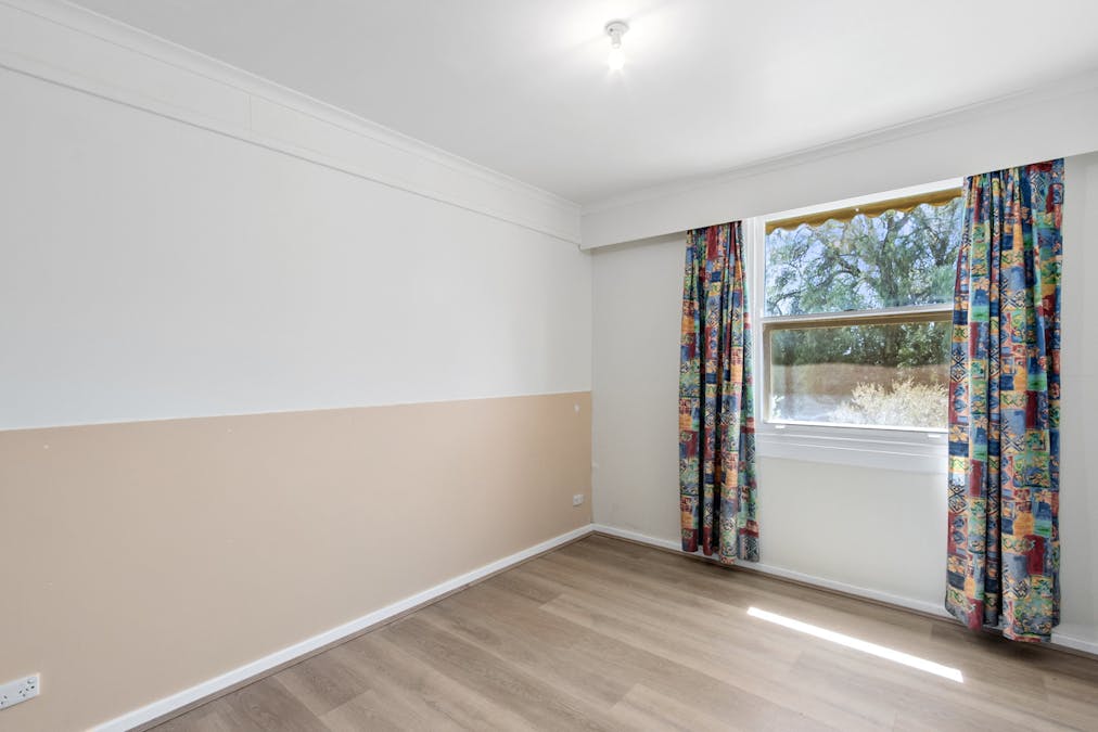 11 Parks Street, Burra, SA, 5417 - Image 8