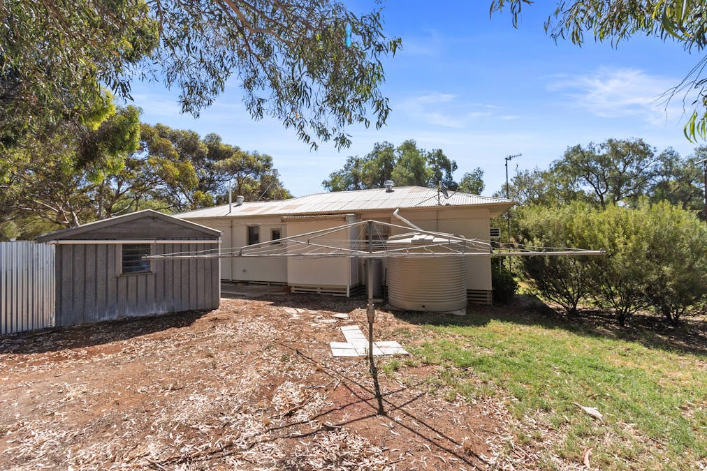11 Parks Street, Burra, SA, 5417 - Image 9