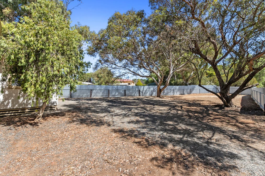 11 Parks Street, Burra, SA, 5417 - Image 16