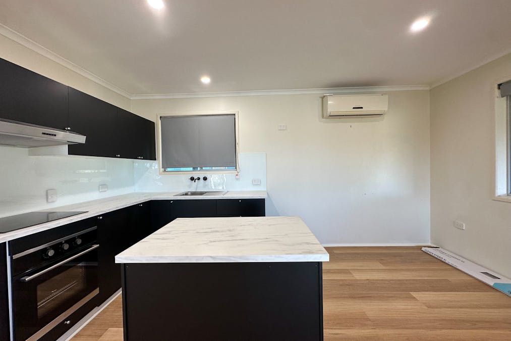 33 Bell Street, Walloon, QLD, 4306 - Image 2