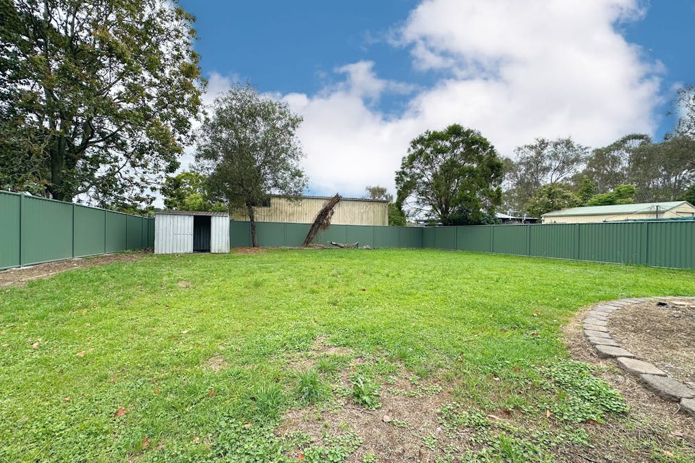 33 Bell Street, Walloon, QLD, 4306 - Image 12