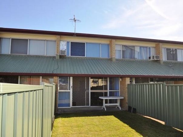 4/6 Eden Street, South Gladstone, QLD, 4680 - Image 1
