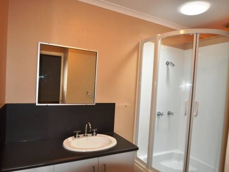 4/6 Eden Street, South Gladstone, QLD, 4680 - Image 3