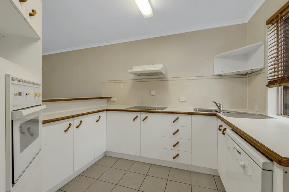 6/46 J Hickey Avenue, Clinton, QLD, 4680 - Image 3
