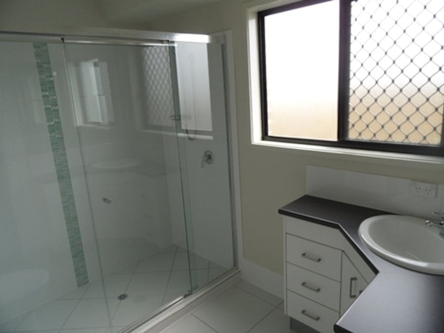 3 Dampier Court, Glen Eden, QLD, 4680 - Image 6
