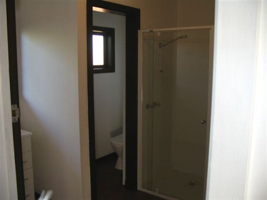 3/10 Tennyson Street, Hamilton, VIC, 3300 - Image 2