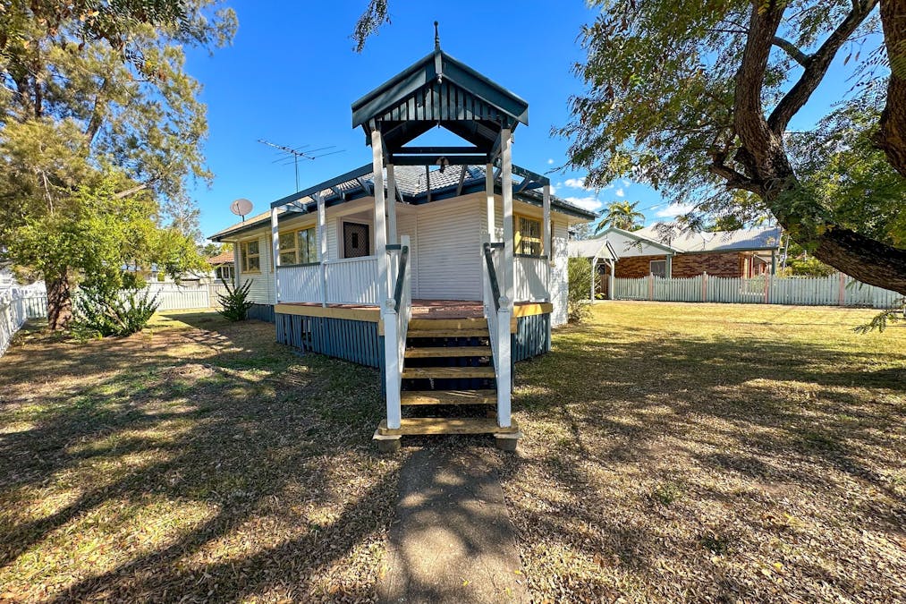 11 Avon Street, Leichhardt, QLD, 4305 - Image 2