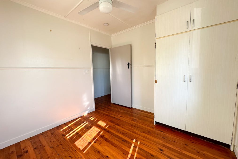 11 Avon Street, Leichhardt, QLD, 4305 - Image 9
