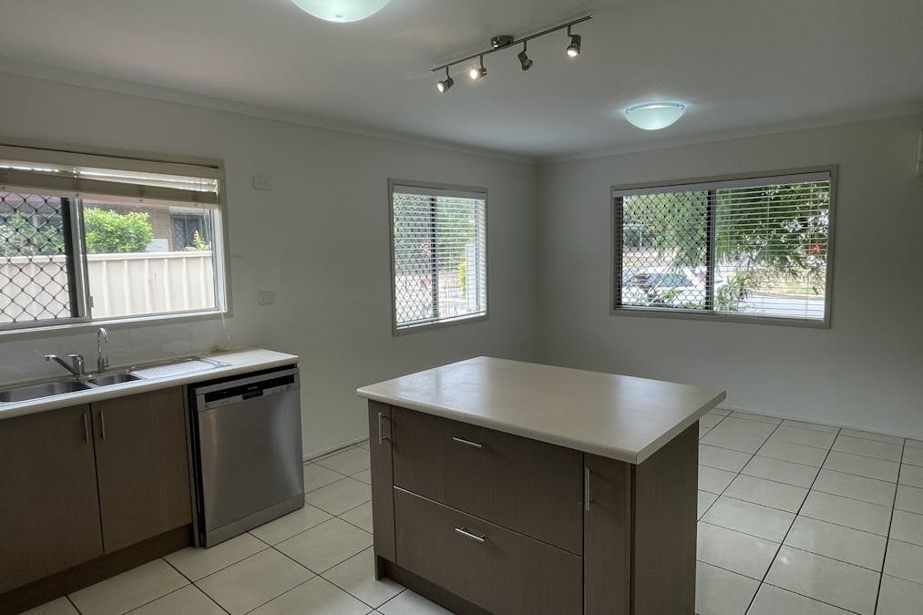 14 Sandpiper Avenue, New Auckland, QLD, 4680 - Image 4