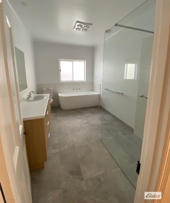 4 Francis Street, Hamilton, VIC, 3300 - Image 4