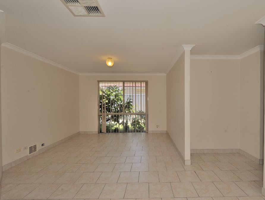 6 Manila Place, Warnbro, WA, 6169 - Image 3