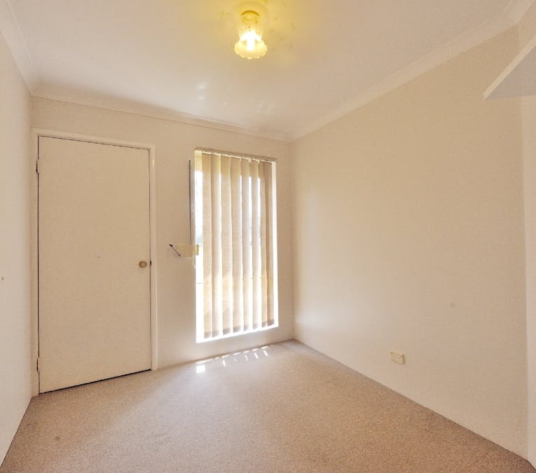 6 Manila Place, Warnbro, WA, 6169 - Image 10