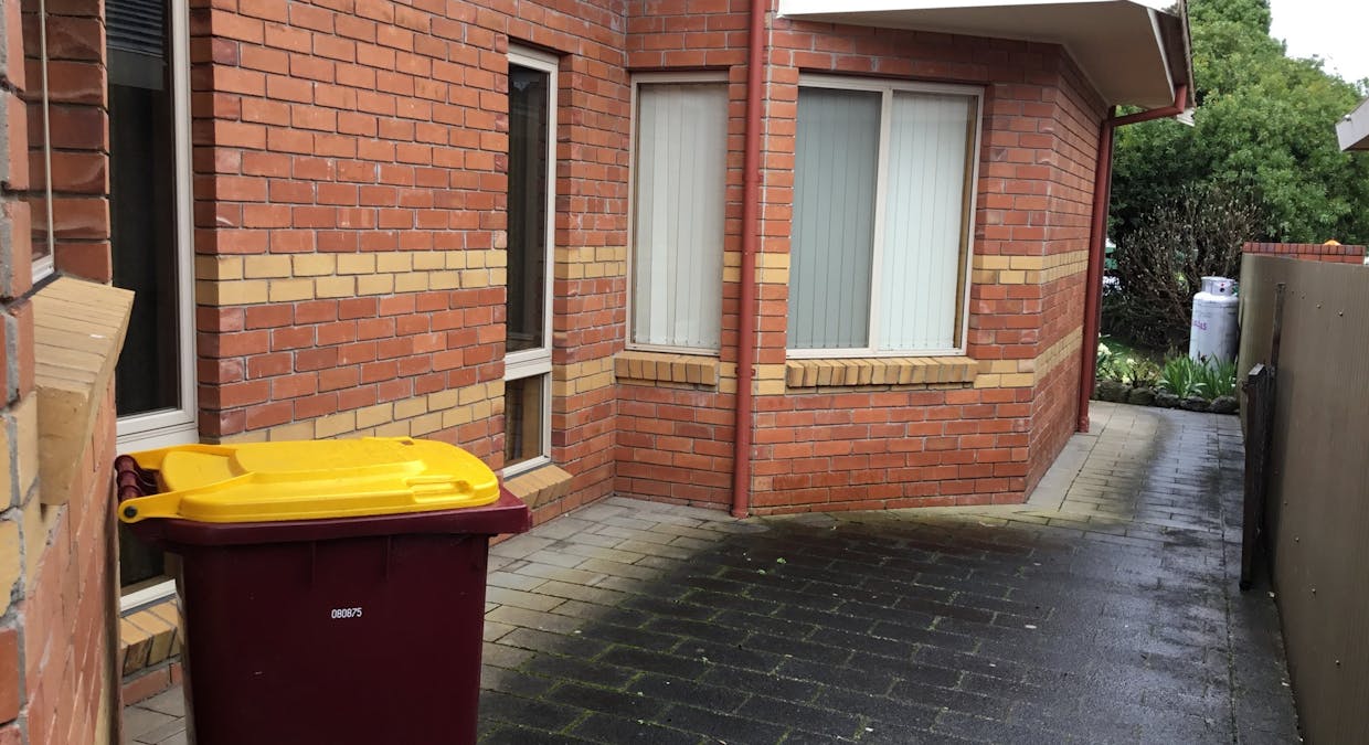 89 Watton Street, Penshurst, VIC, 3289 - Image 2