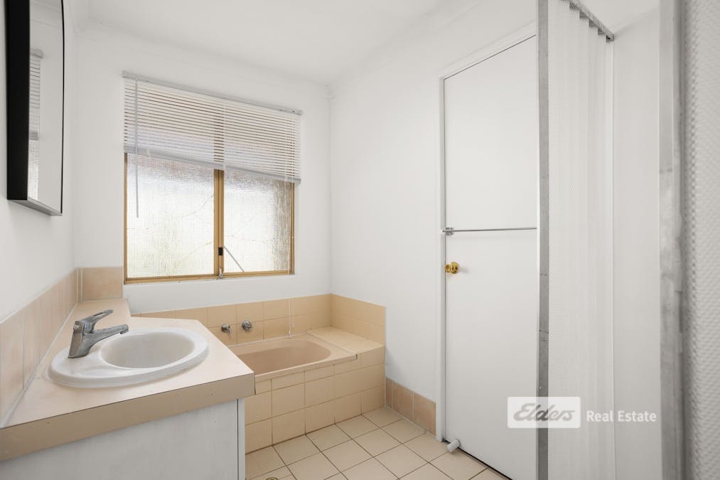 48 Wakefield Crescent, Australind, WA, 6233 - Image 6