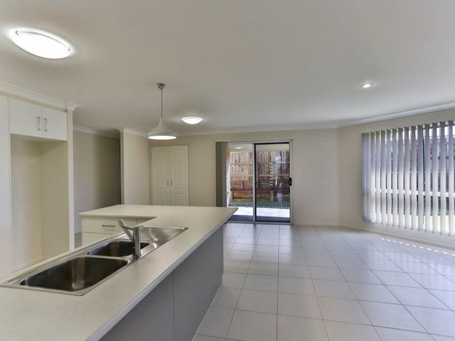 19 Mcgee Drive, Kearneys Spring, QLD, 4350 - Image 3