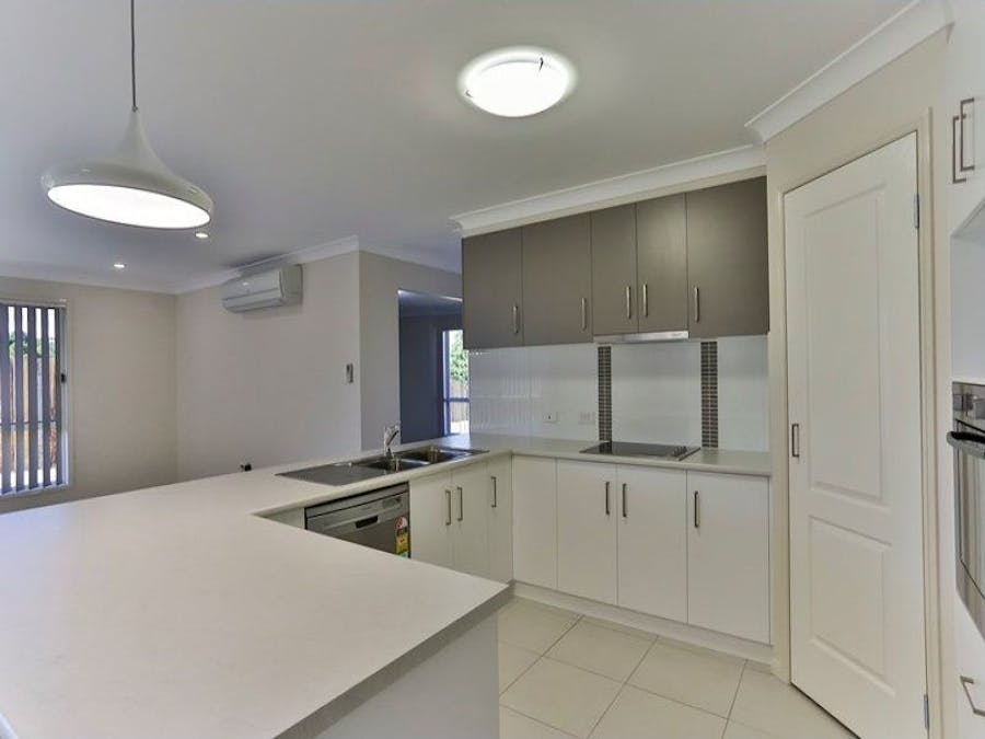 19 Mcgee Drive, Kearneys Spring, QLD, 4350 - Image 4