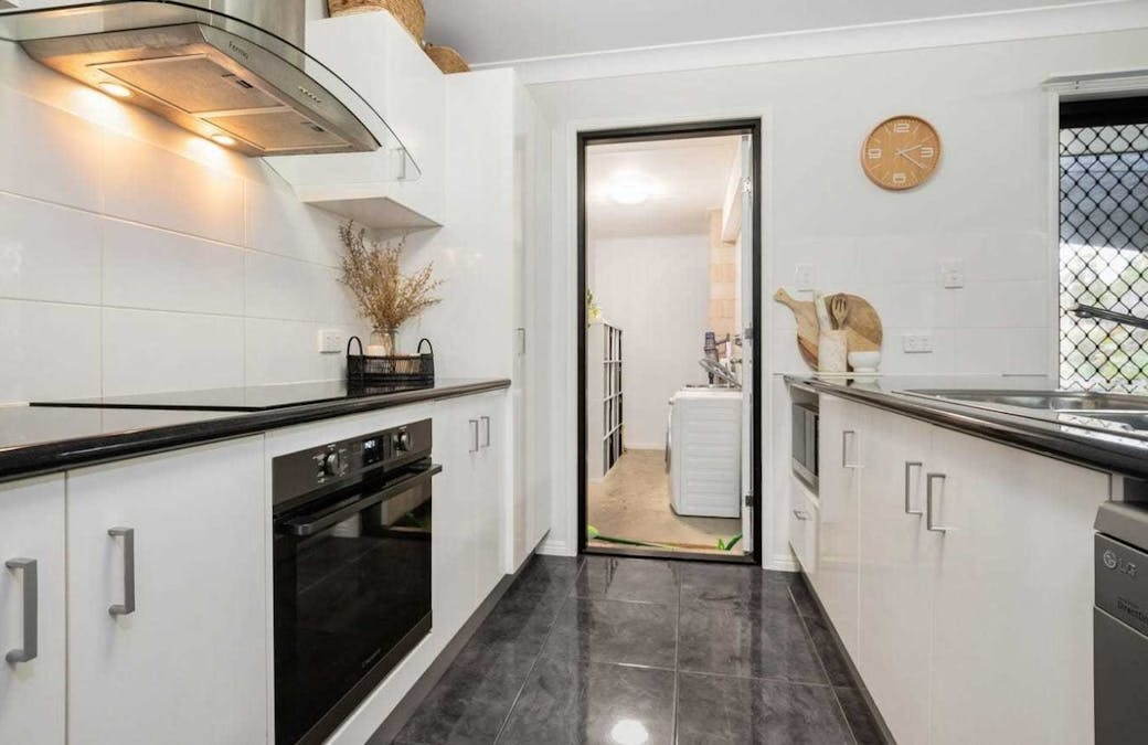 20 Blackburn Court, Kirkwood, QLD, 4680 - Image 4