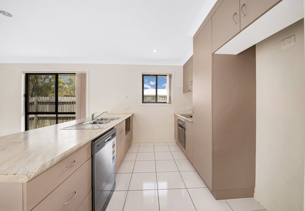 14 Giles Street, Glen Eden, QLD, 4680 - Image 3