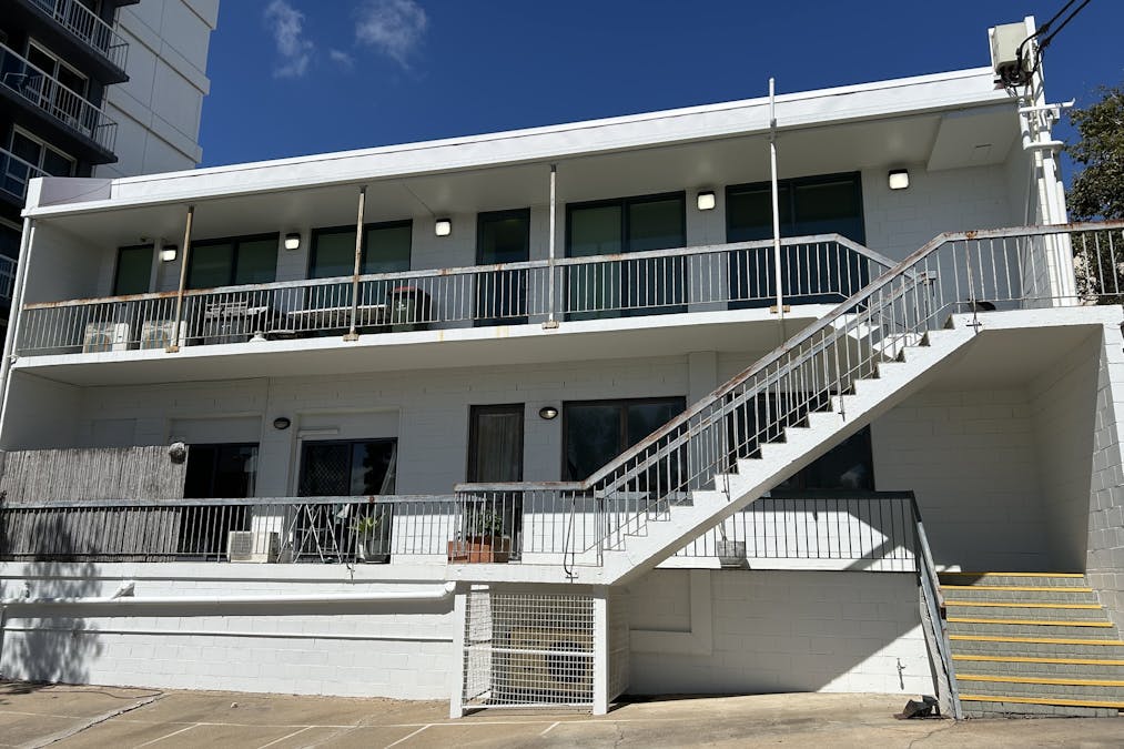 8/72 Goondoon Street, Gladstone Central, QLD, 4680 - Image 1