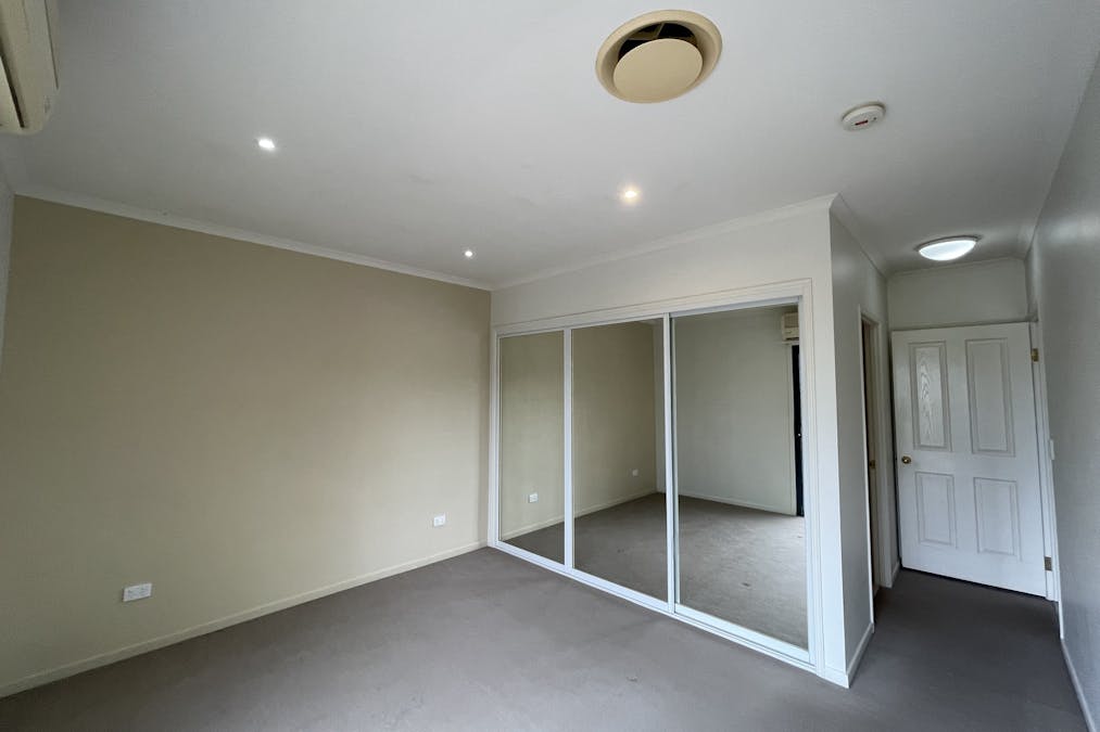 8/72 Goondoon Street, Gladstone Central, QLD, 4680 - Image 5