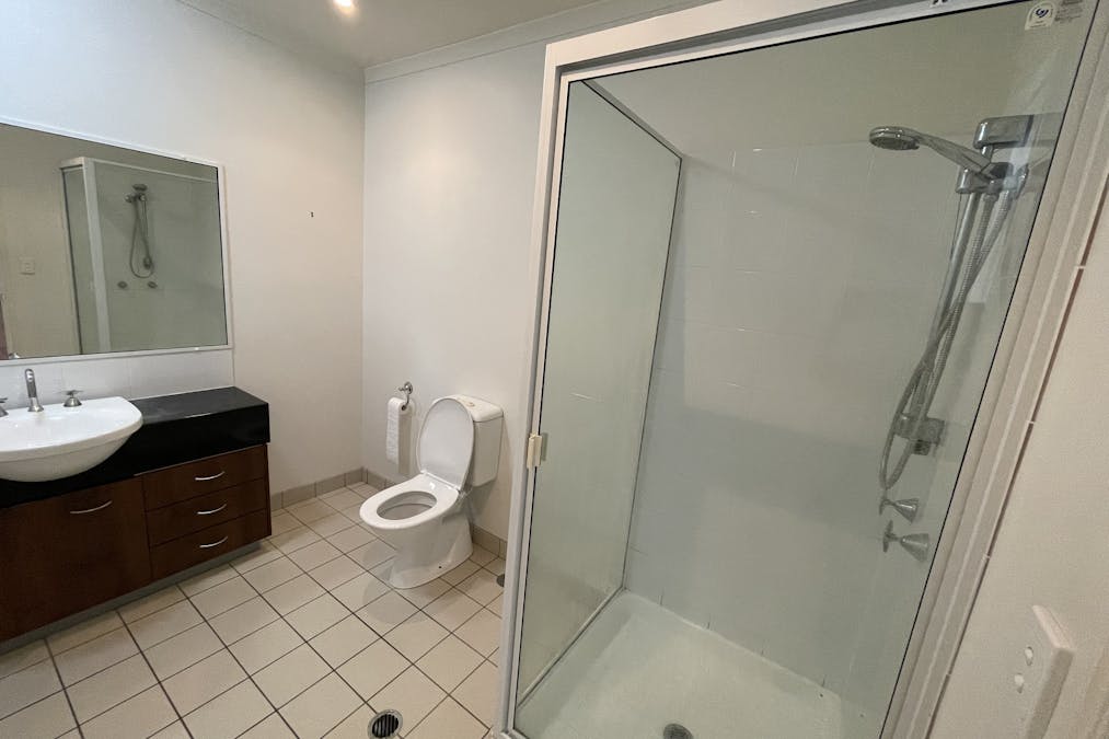 8/72 Goondoon Street, Gladstone Central, QLD, 4680 - Image 6