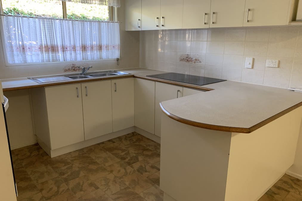 4 Weatherly Court, Clinton, QLD, 4680 - Image 3