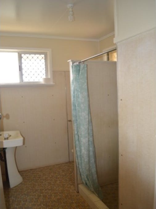 2/1 Leichney Street, South Toowoomba, QLD, 4350 - Image 6