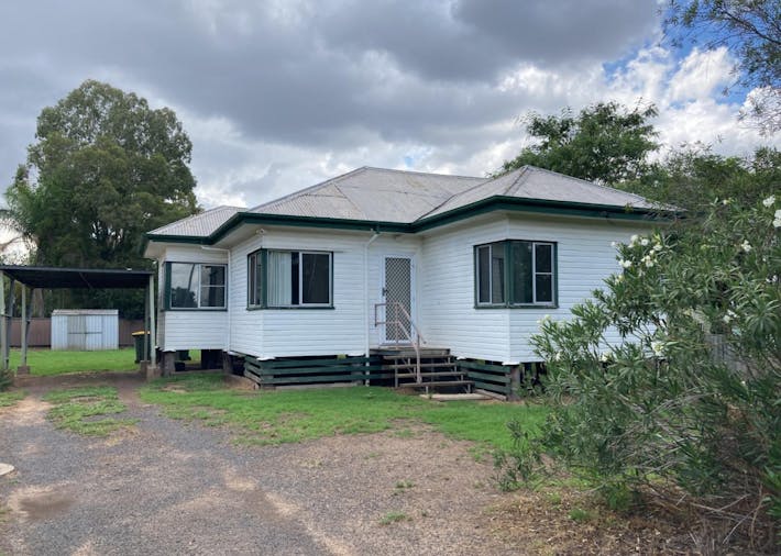 17 Wallace Street, Dalby, QLD, 4405