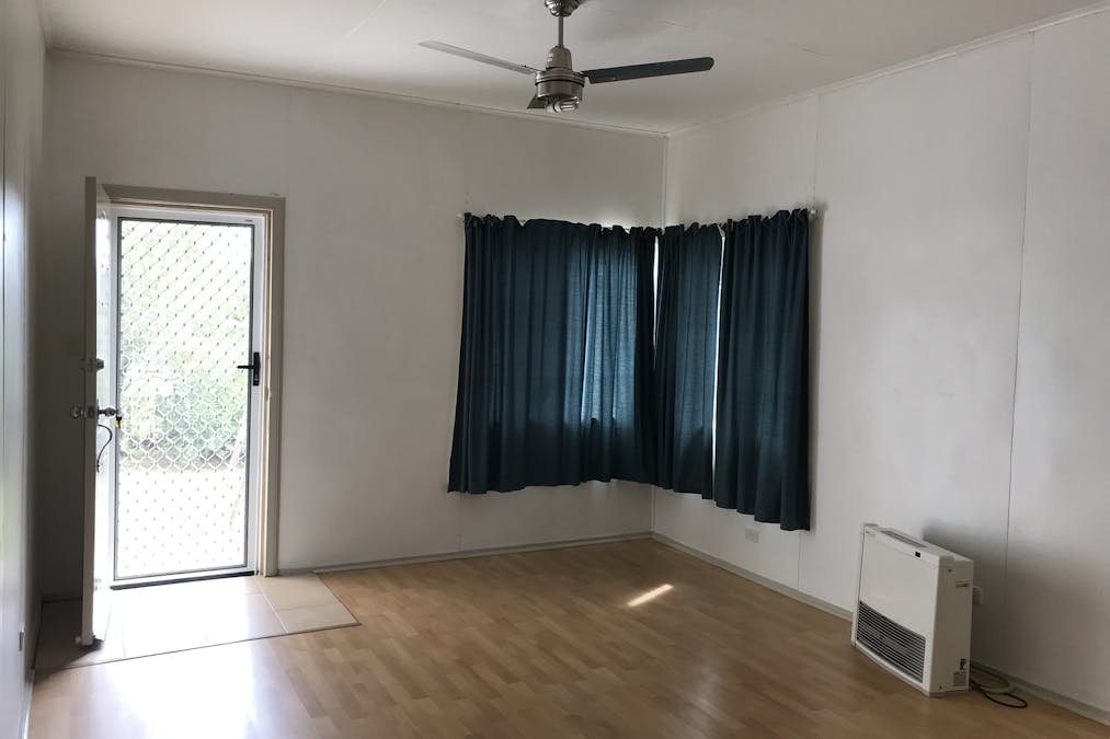 17 Wallace Street, Dalby, QLD, 4405 - Image 3