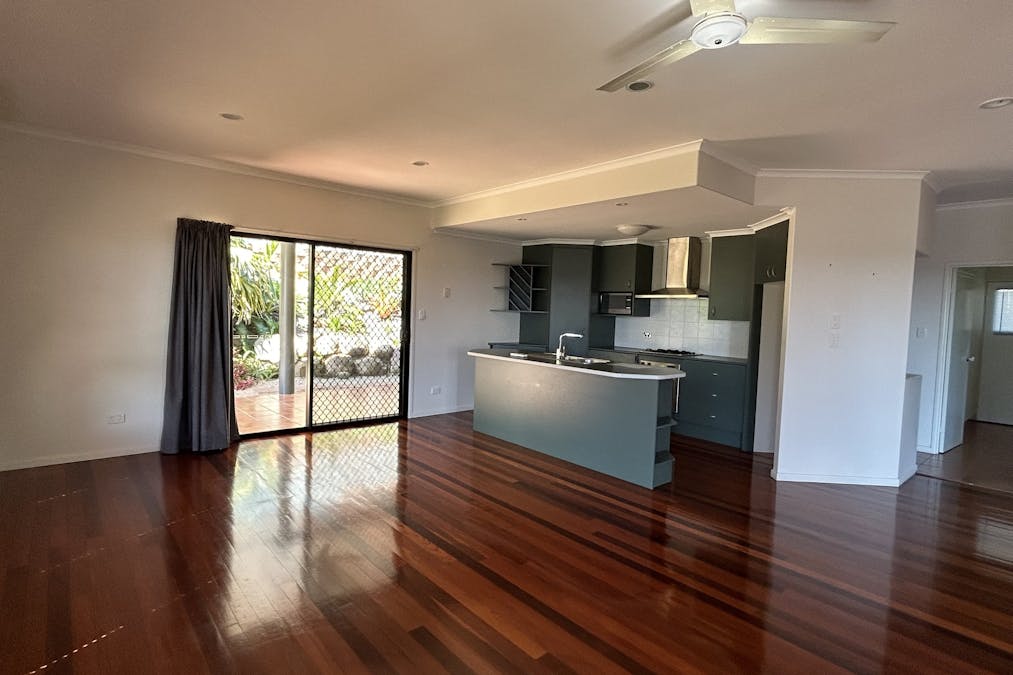 8 Selwyn Close, Telina, QLD, 4680 - Image 2