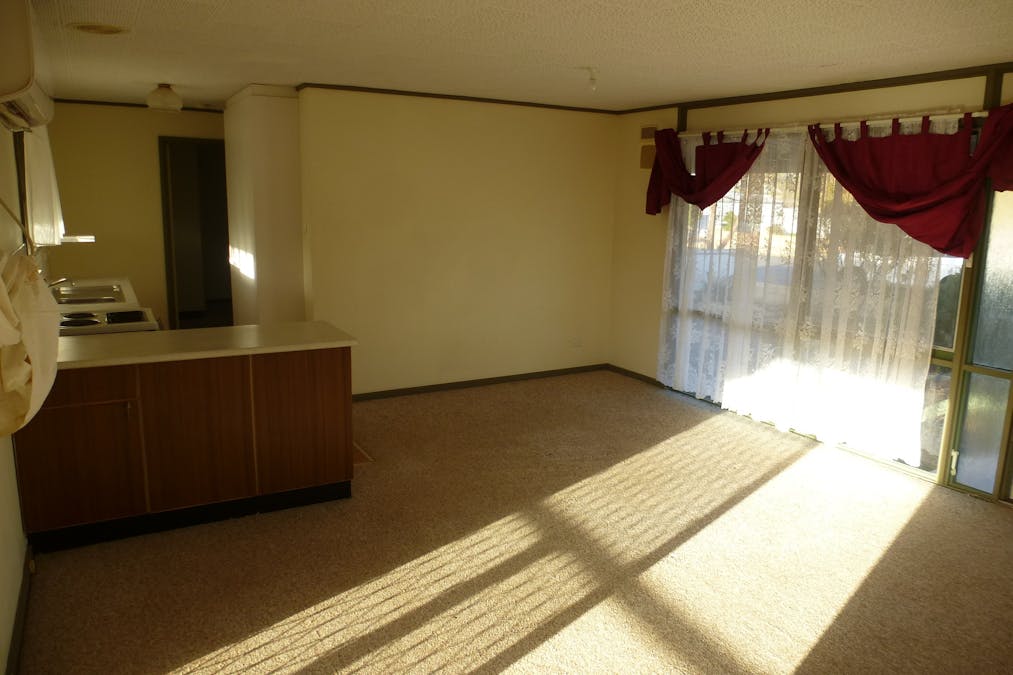 2 Elizabeth Street, Balaklava, SA, 5461 - Image 6