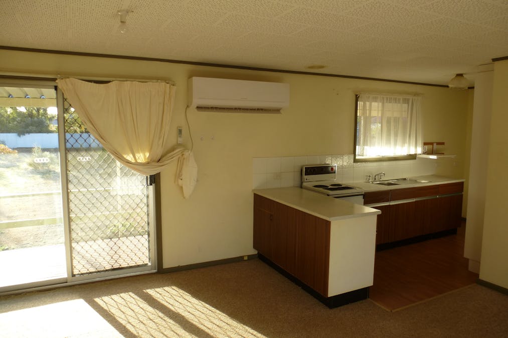 2 Elizabeth Street, Balaklava, SA, 5461 - Image 10