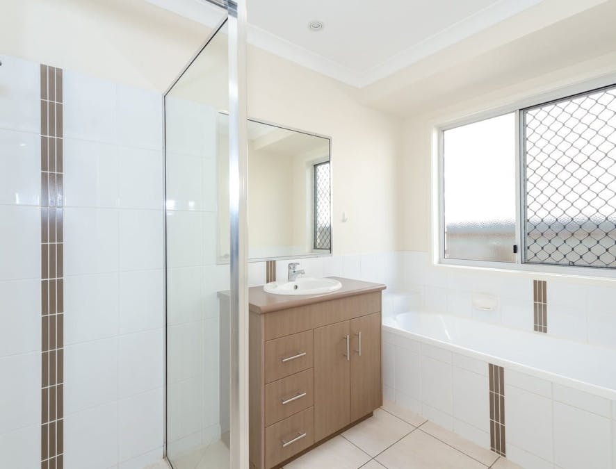 10  Munroe Court, West Gladstone, QLD, 4680 - Image 9