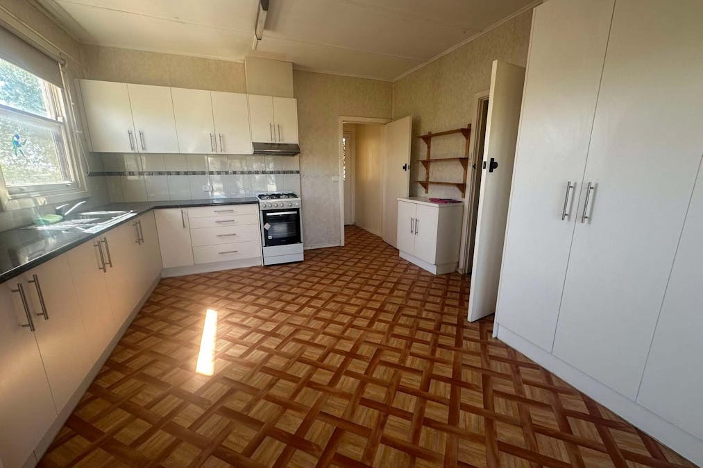 33 Commercial Street, Robertstown, SA, 5381 - Image 9