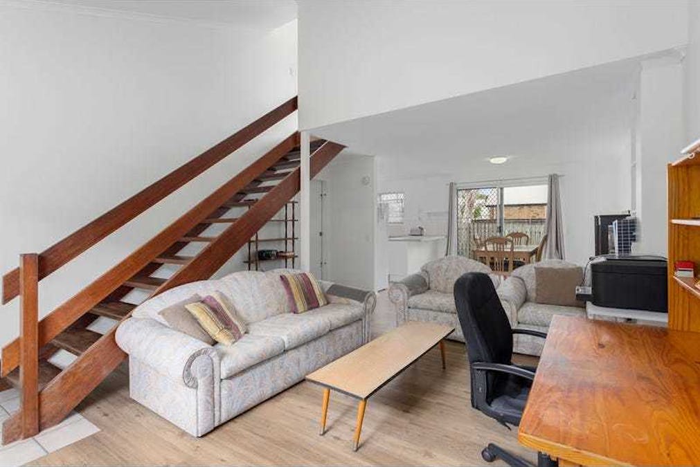 3/14a Macquarie Street, Booval, QLD, 4304 - Image 3