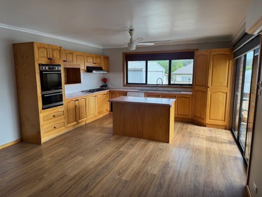 31 Lonsdale Street, Hamilton, VIC, 3300 - Image 3