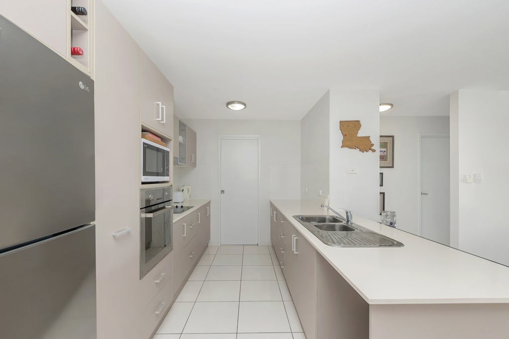 82/28 Landsborough Street, North Ward, QLD, 4810 - Image 2