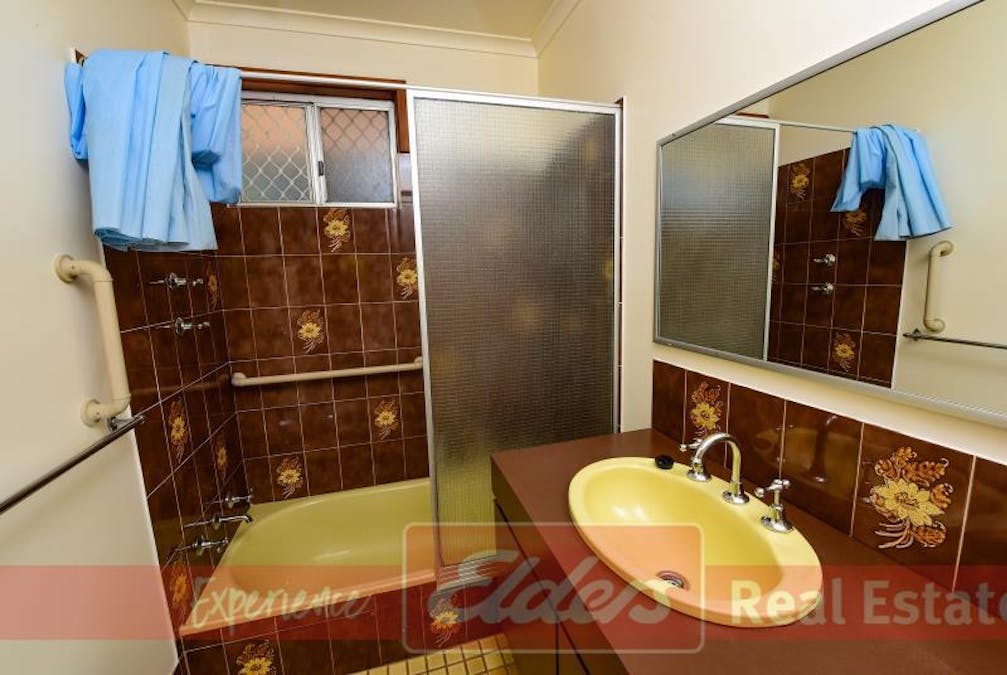 21 Jacaranda Crescent, Withers, WA, 6230 - Image 3