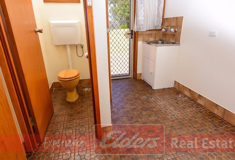 21 Jacaranda Crescent, Withers, WA, 6230 - Image 8