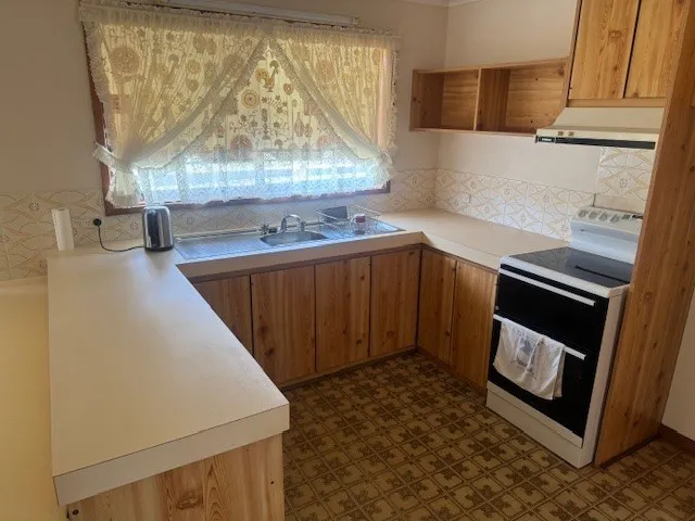 5/54 Coleraine Road, Hamilton, VIC, 3300 - Image 2