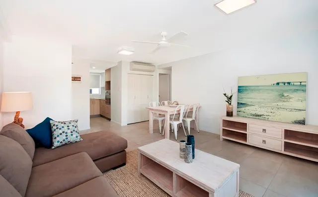 3/102 The Strand, North Ward, QLD, 4810 - Image 3