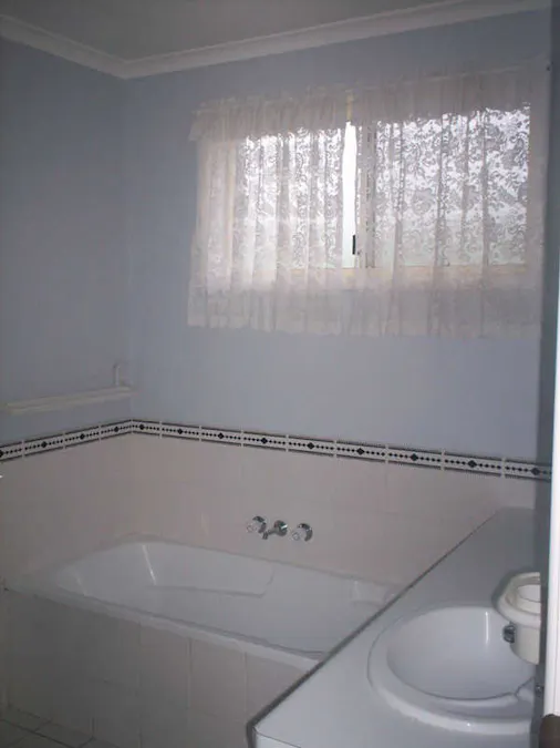 7 Kerry Court, New Auckland, QLD, 4680 - Image 4