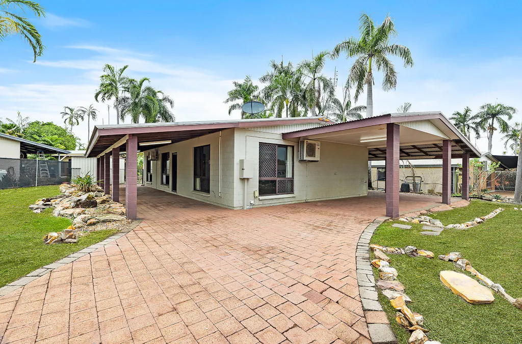 17 Buckland Court, Moulden, NT, 0830 - Image 1